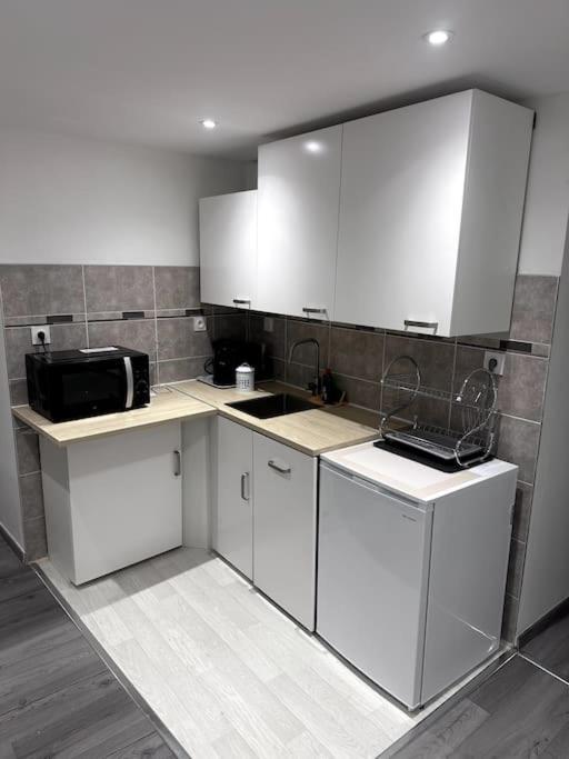 Appartement T4 En Hyper-Centre Bourgoin-Jallieu Bagian luar foto