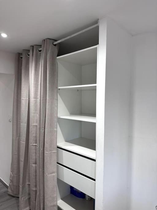 Appartement T4 En Hyper-Centre Bourgoin-Jallieu Bagian luar foto