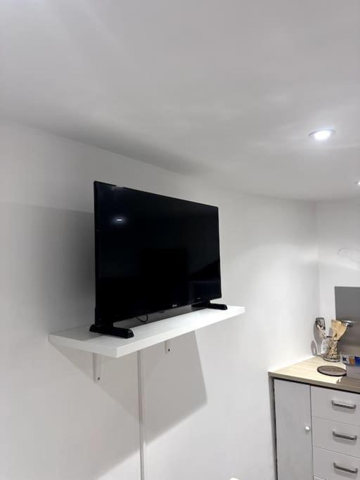 Appartement T4 En Hyper-Centre Bourgoin-Jallieu Bagian luar foto